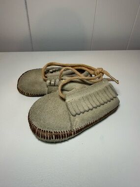 Vintage Baby Soft Suede Fringe Moccasins in Light Beige